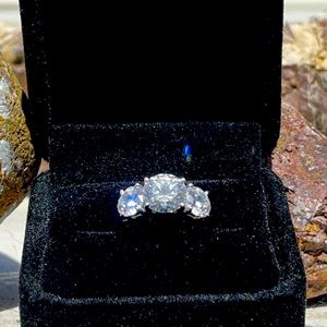 STUNNING 14k white gold Diamonique 3 stone ring
